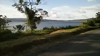 Vista del lago desde el poblado de El Fósforo, en la orilla suroriental.