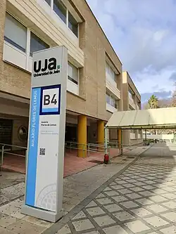 Edificio B4, Aulario Flores de Lemus.