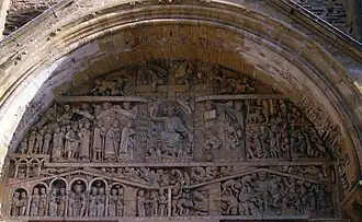 Relieves del tímpano del pórtico de Santa Fe de Conques, escultura religiosa cristiana medieval.