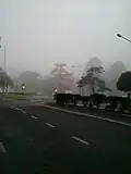 Llegando a la rotonda de Pellegrini y Oroño, en un día de niebla
