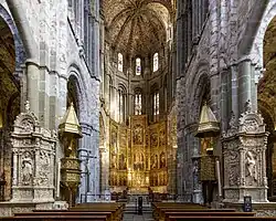 Interior de la catedral de Ávila, primero catedral gótica en España