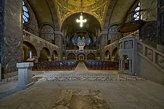 Nave central de la iglesia, vista desde el altar