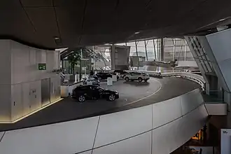 Vehículos nuevos listos para ser recogidos por sus compradores.