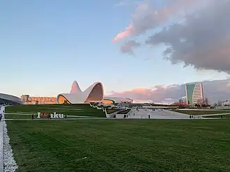 Centro Heydar Aliyev en Baku por Zaha Hadid, 2012.