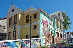 Fachada casa BAJ Valparaíso ubicada en Cerro Alegre