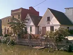 Barracas en la acequia del Pechinar, en Valencia.