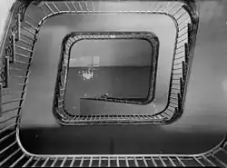 Vista del hueco de la escalera, hasta el observatorio.