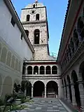 Claustro Antiguo del Convento y Campanario de la Basílica