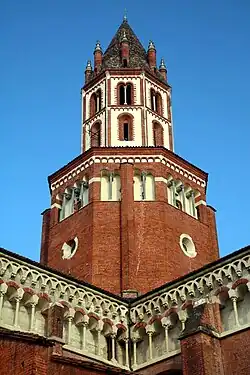 Basílica de San Andrés de Vercelli (1219-1227), transición del románico al gótico