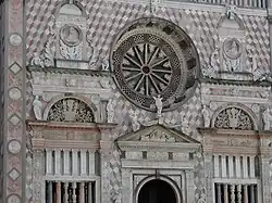 Detalle de la fachada de la Capilla Colleoni, Bérgamo