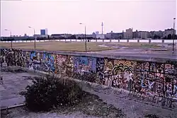 Muro de Berlín mirando al este desde el lado oeste, 1986