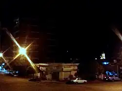 Iluminación nocturna de la iglesia católica de Berrotarán