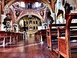 Crucero y retablo con columnas salomónicas, Iglesia de Santiago Apóstol, Betis, Pampanga
