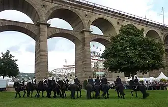 Detalle del viaducto en la fiesta del caballo