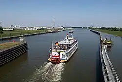 El Canal Amsterdam-Rin cerca Tiel
