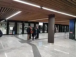 Mezzanine acristalada con vistas a la planta -2