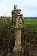 Cruz de una piedra pequeña en Francia.