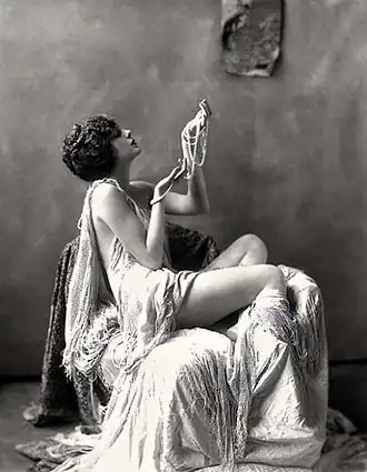 Billie Dove, chica Ziegfeld.