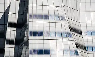 Ventanas azules de la fachada