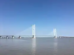 Nuevo puente sobre el río Yalu
