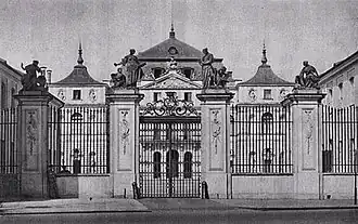 Puerta del palacio Bruehl