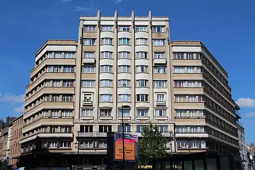 Edificio de apartamentos (Poppe, 1938).