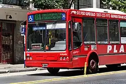 Un colectivo de la línea 61, cuando aún era operada por el Grupo Plaza.