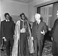 Paul Zoungrana, cardenal de Burkina Faso, se desempeñó como arzobispo de Uagadugú (1960-1995). En la foto, acompañado por el presidente Heinrich Lübke.