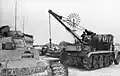 SdKfz.9/1 de recuperación izando el motor de un Panzer III, Rusia, enero de 1943.