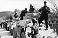 Algunos automóviles blindados italianos en los Balcanes durante la Segunda Guerra Mundial