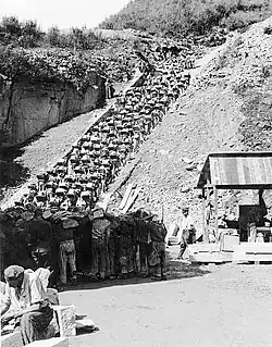 Escaleras de la muerte en la cantera del campo de concentración de Mauthausen.