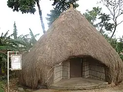 Bunyoro vivienda tradicional muesealizada.JPG
