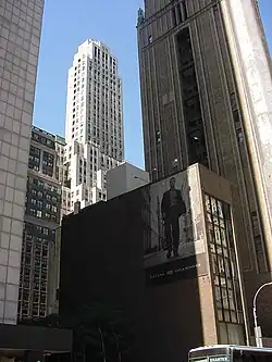 Vista de costado (edificio de la derecha).