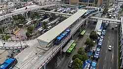 Trolebuses esperando salida en la terminal Constitución de 1917.
