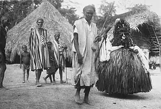 Ritual religiosos con dramatización de los espíritus ancestrales Krahn