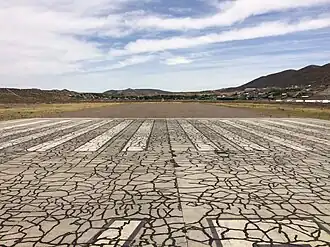 Vista desde cabecera de pista 07/25