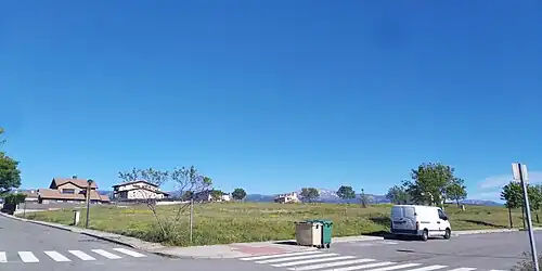 Cruce de calles de la urbanización