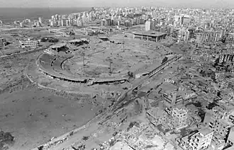 Vista aérea del destruido estadio en 1982.