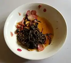 Kinilaw nga galay sa camote (hoja de camote)