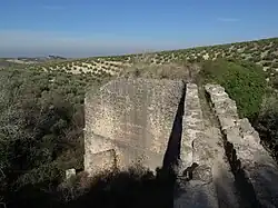 Acequia de conducción del agua.