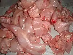 Carne de conejo troceada