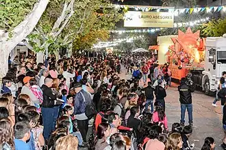Carruaje que representó a la Colectividad boliviana en 2015.