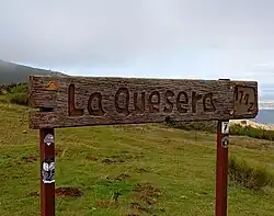 Cartel indicador de la llegada al Puerto de la Quesera