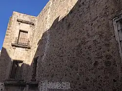 Parte derecha de la Casa Borda.