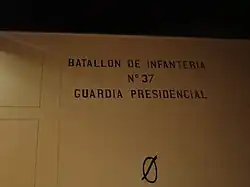 Nombre del batallón seguido por el símbolo dibujado por Francisco José de Caldas antes de ser fusilado.