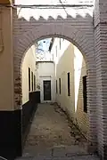 Arquillo y callejón adjunto.
