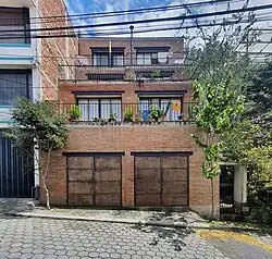 File:Casa en Guapulo diseñada por Guadalupe Ibarra.jpg