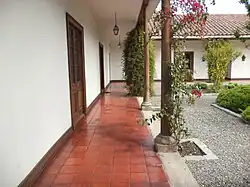 Corredores típicos de arquitectura chilena.