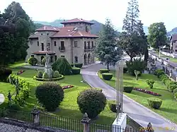 Casona de Fuentes Pila en Puente Viesgo, de Javier González Riancho.