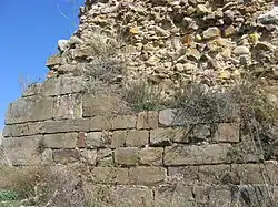 Detalle del revestimiento de sillares de la Torre Este